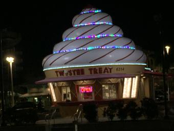 Exterior - Twistee Treat of I-Drive in Orlando, FL Dessert Restaurants