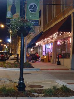 Exterior - Vitonne's in Decatur, AL American Restaurants