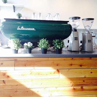 Exterior - Well Grounded in Omaha, NE Coffee, Espresso & Tea House Restaurants