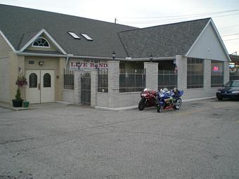 Exterior - Willowick Restaurant and Lounge in Wickliffe, OH American Restaurants