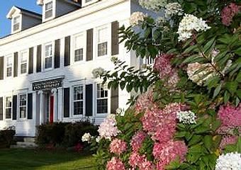 Exterior - Youngtown Inn and Restaurant in Lincolnville, ME Restaurants/Food & Dining