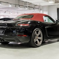 Manhattan Motorcars Porsche - new and used Porsche, parts and service center serving NY, NJ and CT.