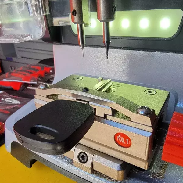 Automotive locksmith service - Locksmith - Photo (83419)