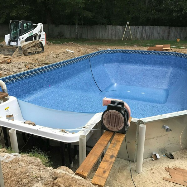 Swimming Pool Maintaince - Photos of Our Business -  Warren Built Construction