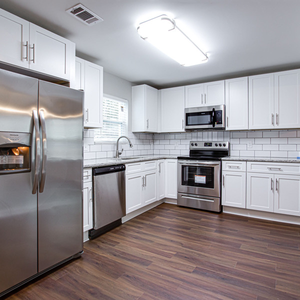 Photos of Our Business - Smart Realty - Photo (107777)