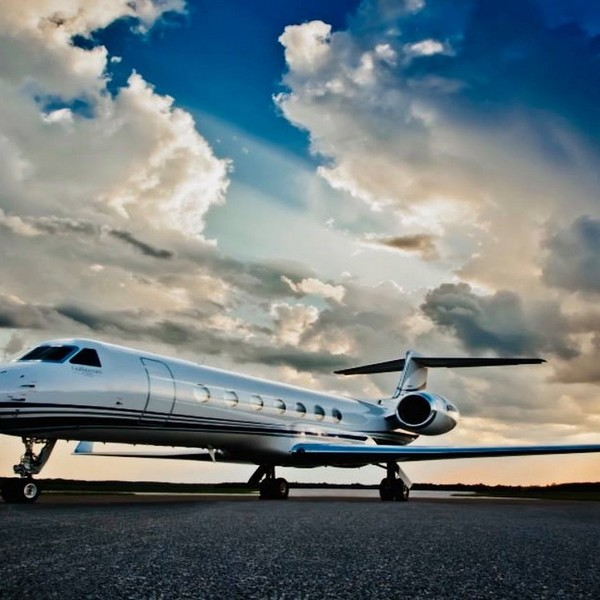 Photos of Our Business - Monarch Air Group - Photo (114933)