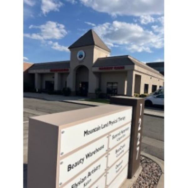 Photos of Our Business - Summit Veterinary and Urgent Care - Photo (317564)