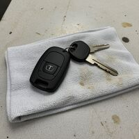 Florence Locksmiths providing automotive transponder key replacement and key fob programming services. Call Us (859) 217-6974